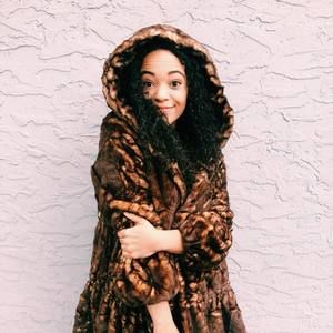 Meet your Posher, Daysha